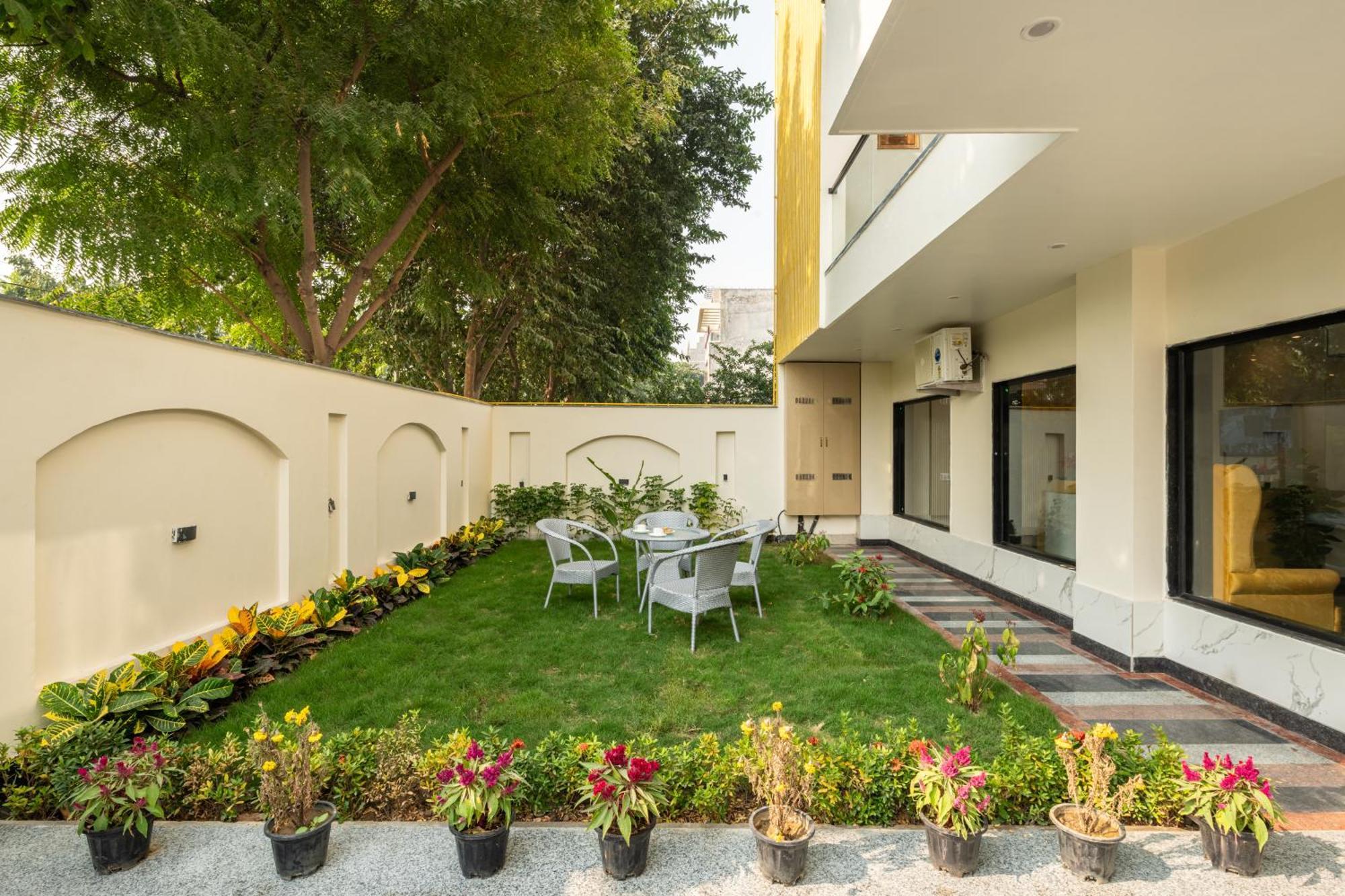 Lime Tree Hotel & One Bhk Serviced Apartment Noida - Sector 50 Metro Exterior foto