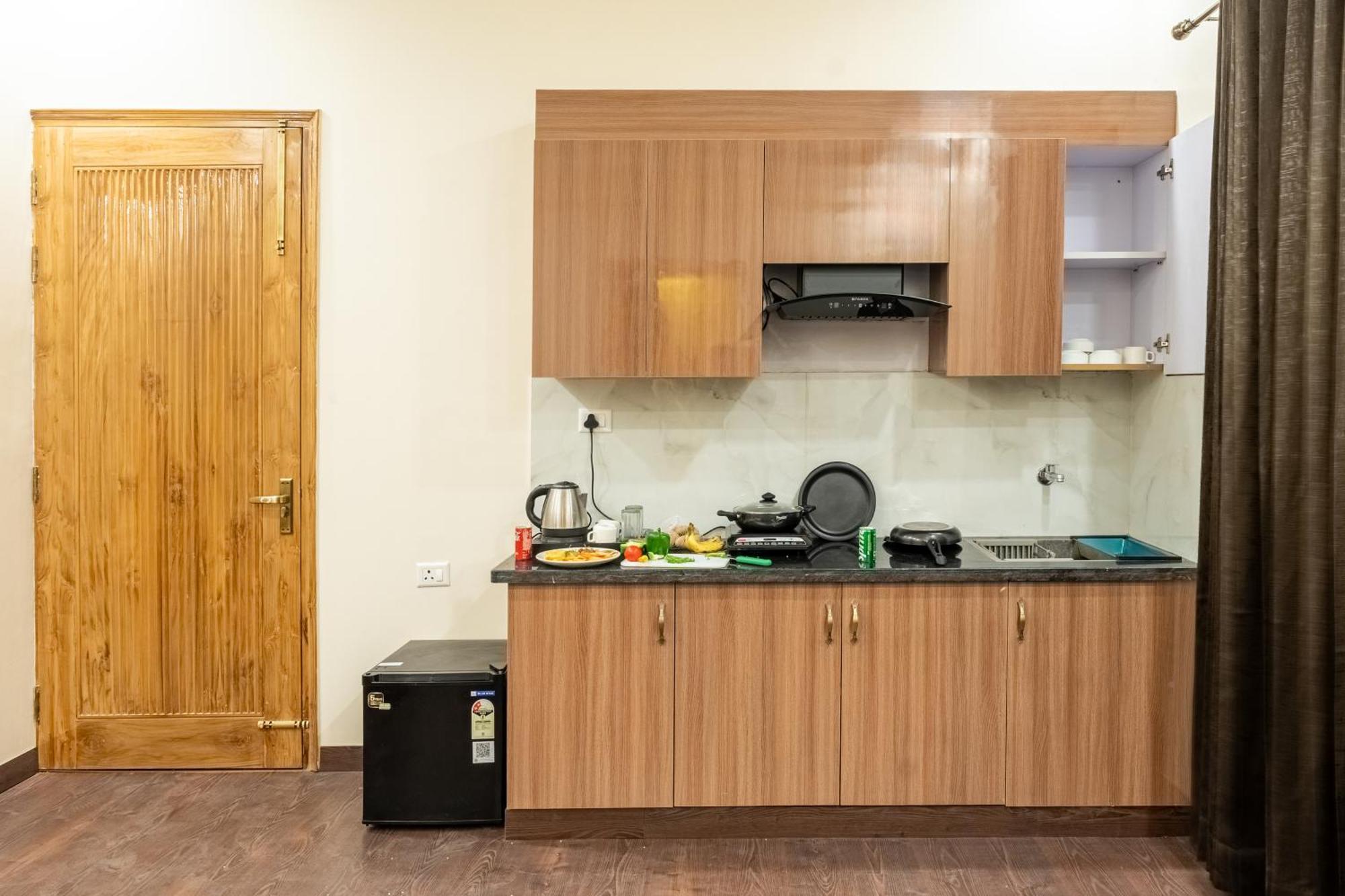 Lime Tree Hotel & One Bhk Serviced Apartment Noida - Sector 50 Metro Exterior foto