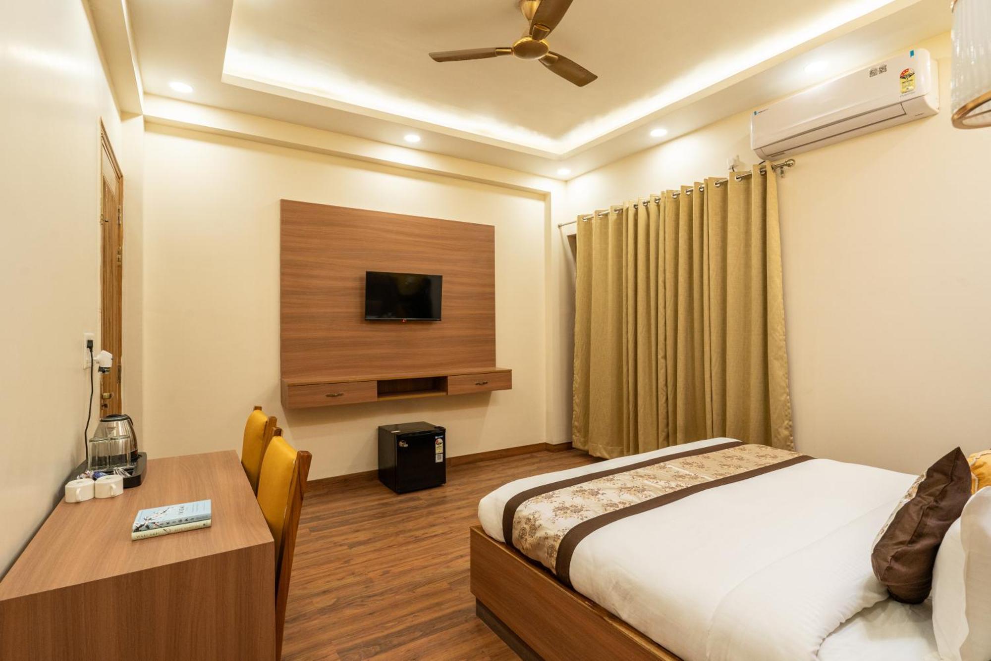 Lime Tree Hotel & One Bhk Serviced Apartment Noida - Sector 50 Metro Exterior foto