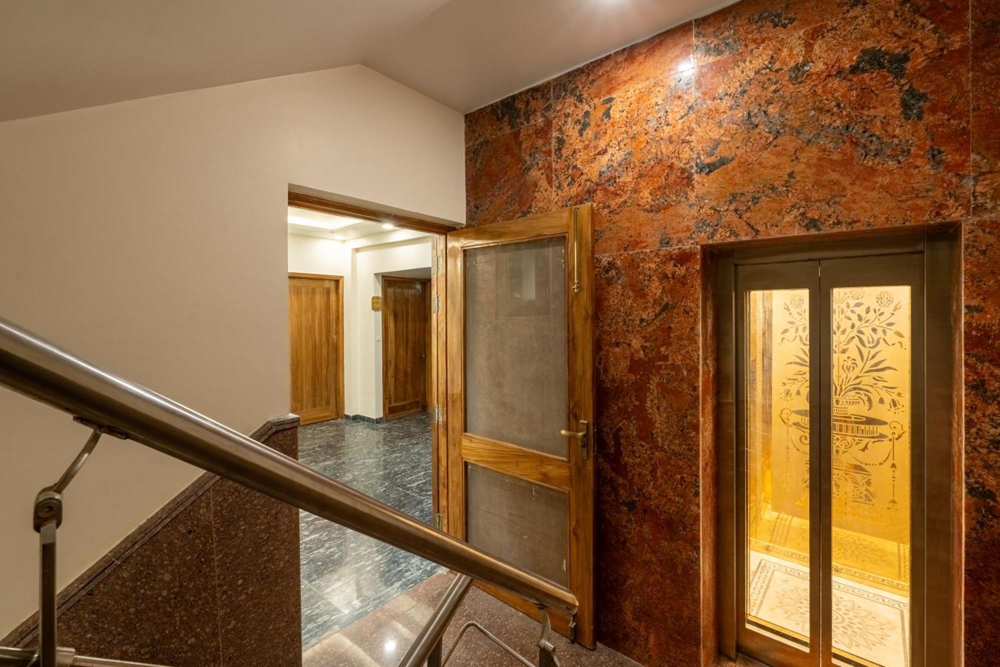 Lime Tree Hotel & One Bhk Serviced Apartment Noida - Sector 50 Metro Exterior foto